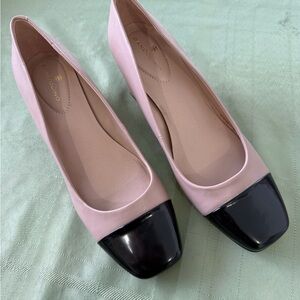 Bandolino Two-Tone Pink and Black Loafers